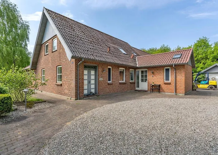 Birita - 20km From The Sea By Interhome *